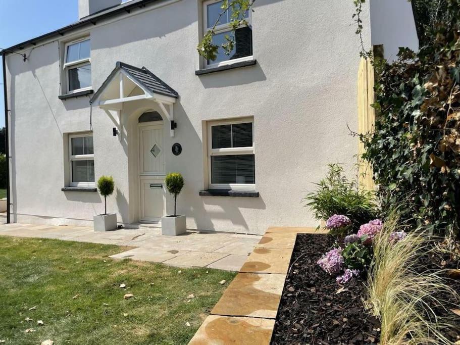 Charming Cottage Close To M4 Bridgend Bridgend  Exteriör bild