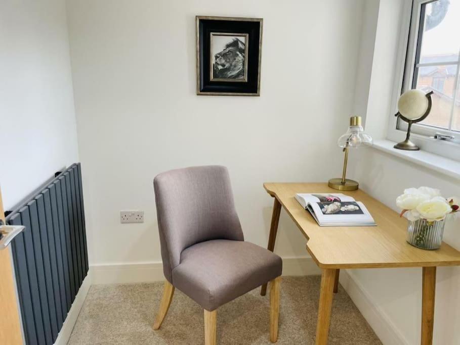 Charming Cottage Close To M4 Bridgend Bridgend  Exteriör bild